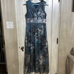 Elegant Blue Floral Sleeveless Dress